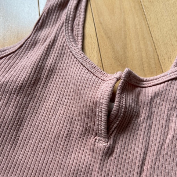 Pink Ribbed Women's Top - Picture 2 of 4